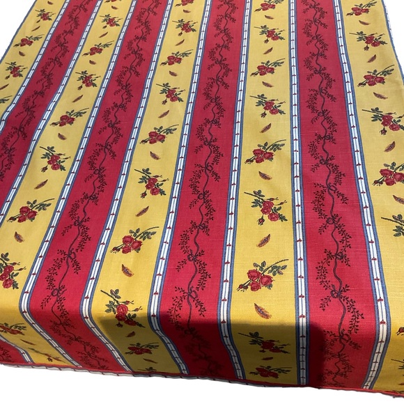 Custom Table Throw 65.5 X 30 - Picture 2 of 3